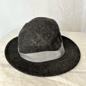 KATE LANDRY Gray 100% Wool Hat with Ribbon.